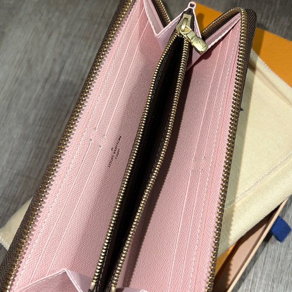 Louis Vuitton CLÉMENCE WALLET - Picture 4 of 6